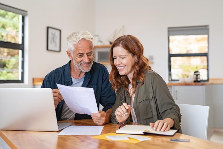 older_couple-cauc-finances_AdobeStock_346761119