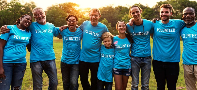 Volunteers-diverse-cropped_for_webpage